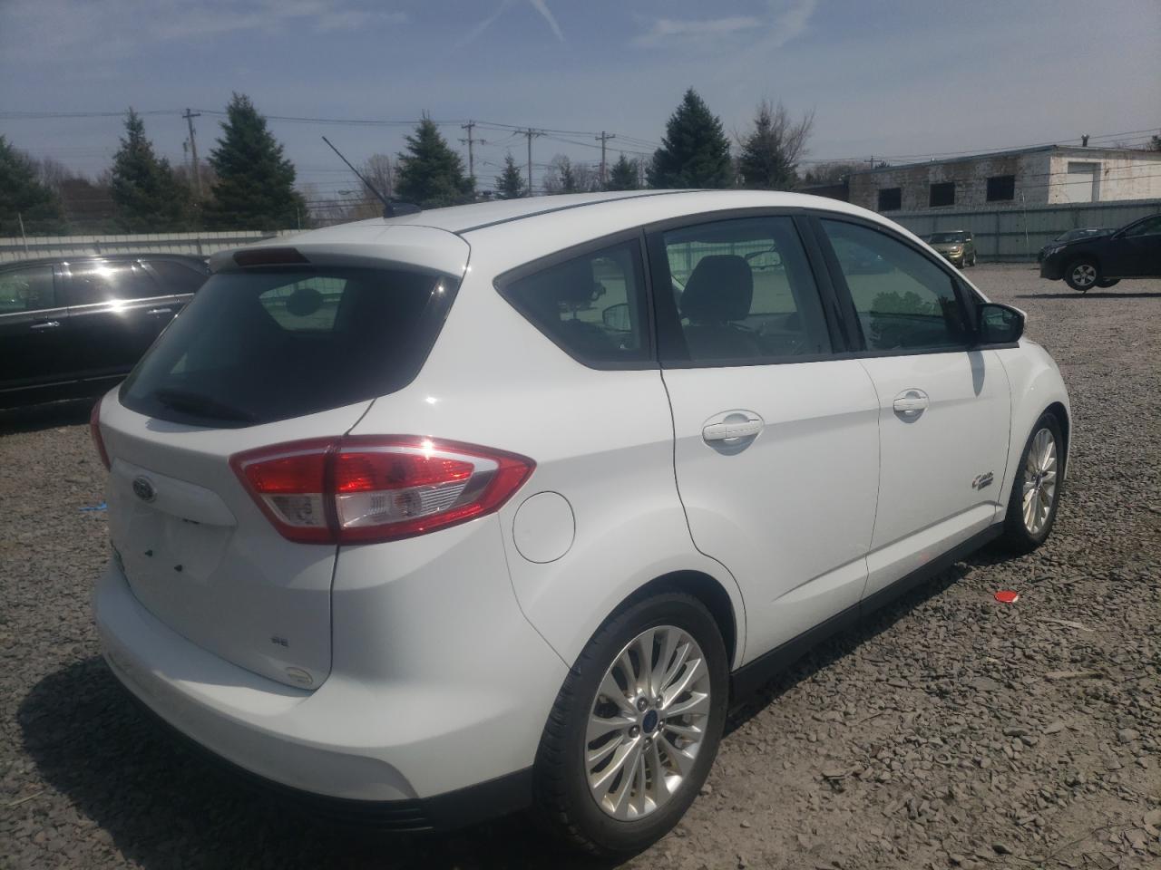 Photo 4 from auction – 2017 FORD C-MAX SE with VIN 1FADP5EU0HL117616