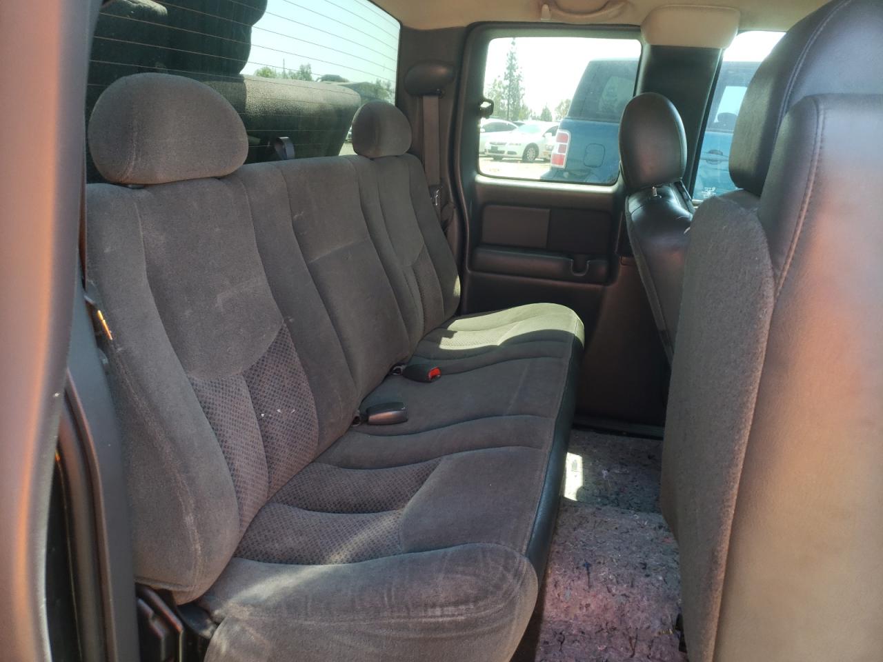 Photo 6 from auction – 2003 CHEVROLET SILVERADO with VIN 2GCEC19X831260531