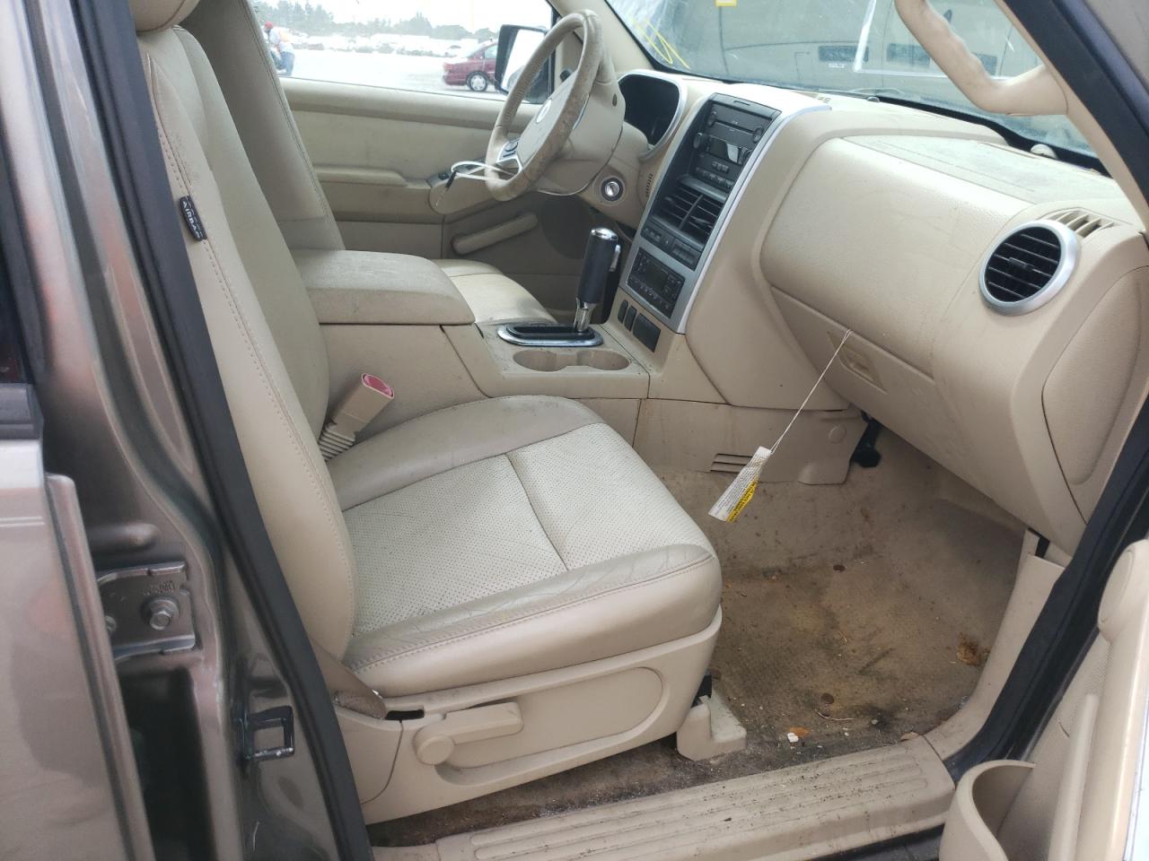 Photo 5 from auction – 2006 MERCURY MOUNTAINEE with VIN 4M2EU47EX6UJ19933