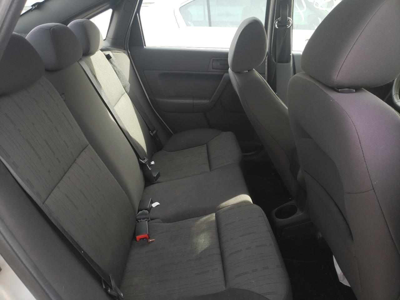 Photo 6 from auction – 2011 FORD FOCUS SE with VIN 1FAHP3FN4BW182200