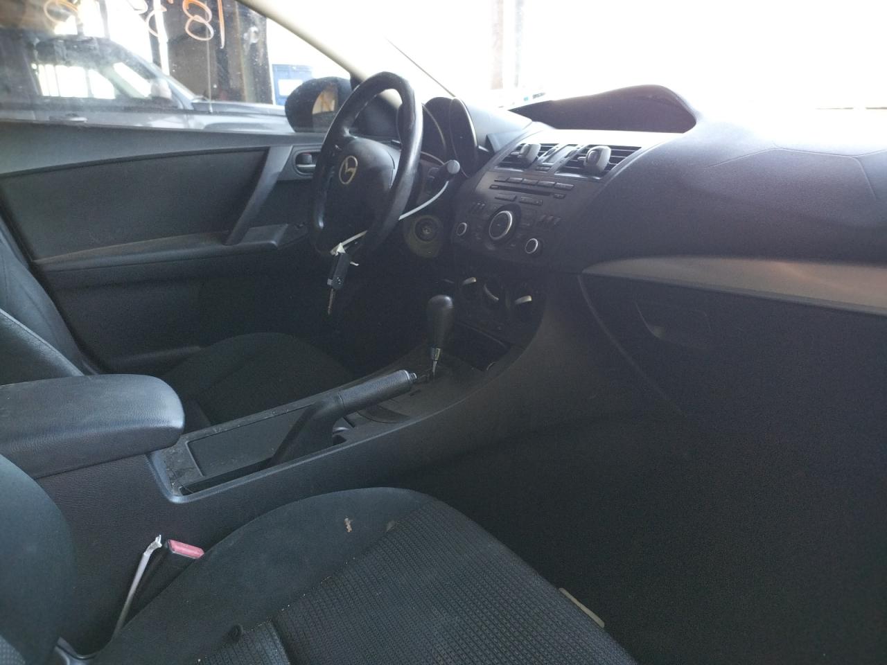 Photo 5 from auction – 2012 MAZDA 3 I with VIN JM1BL1UGXC1582667