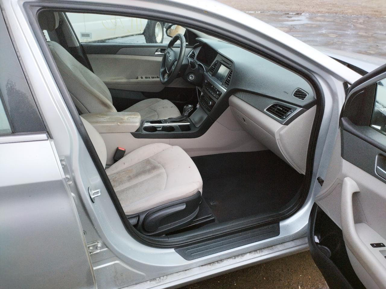 Photo 5 from auction – 2016 HYUNDAI SONATA SE with VIN 5NPE24AF4GH361271