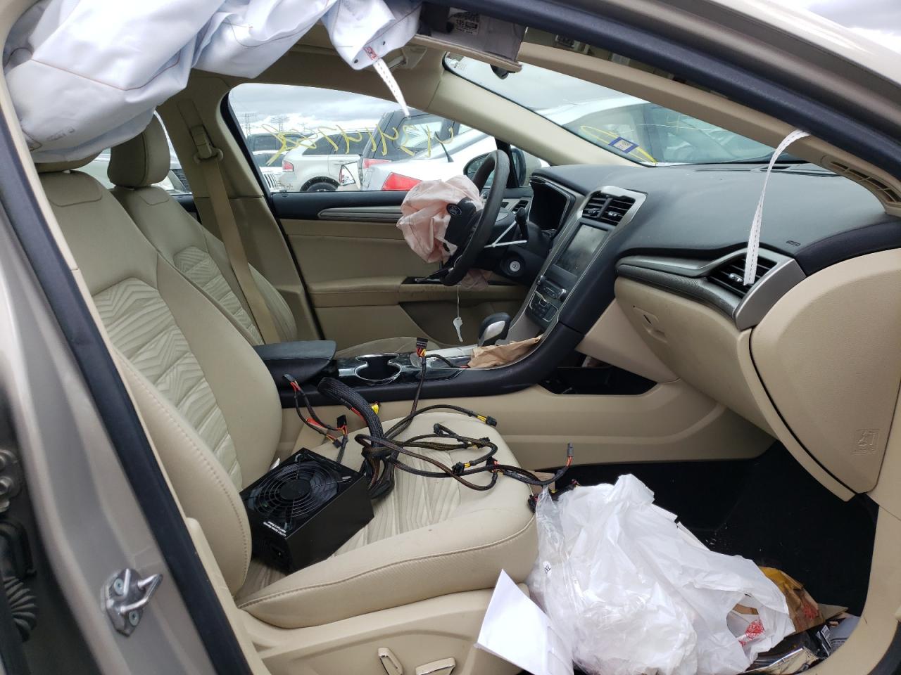 Photo 5 from auction – 2016 FORD FUSION SE with VIN 3FA6P0HD4GR143451