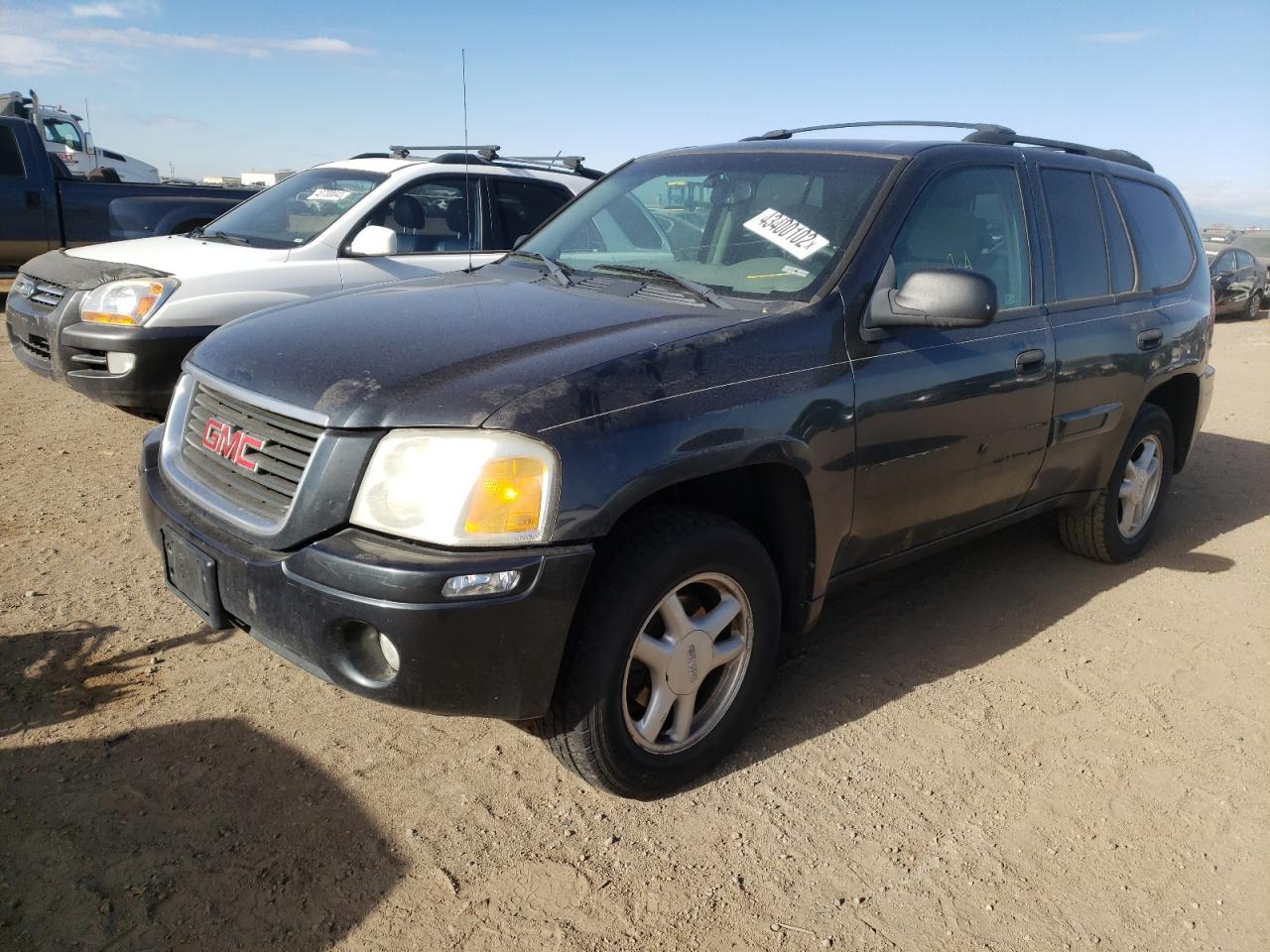 Photo 2 from auction – 2005 GMC ENVOY with VIN 1GKDT13S152275081