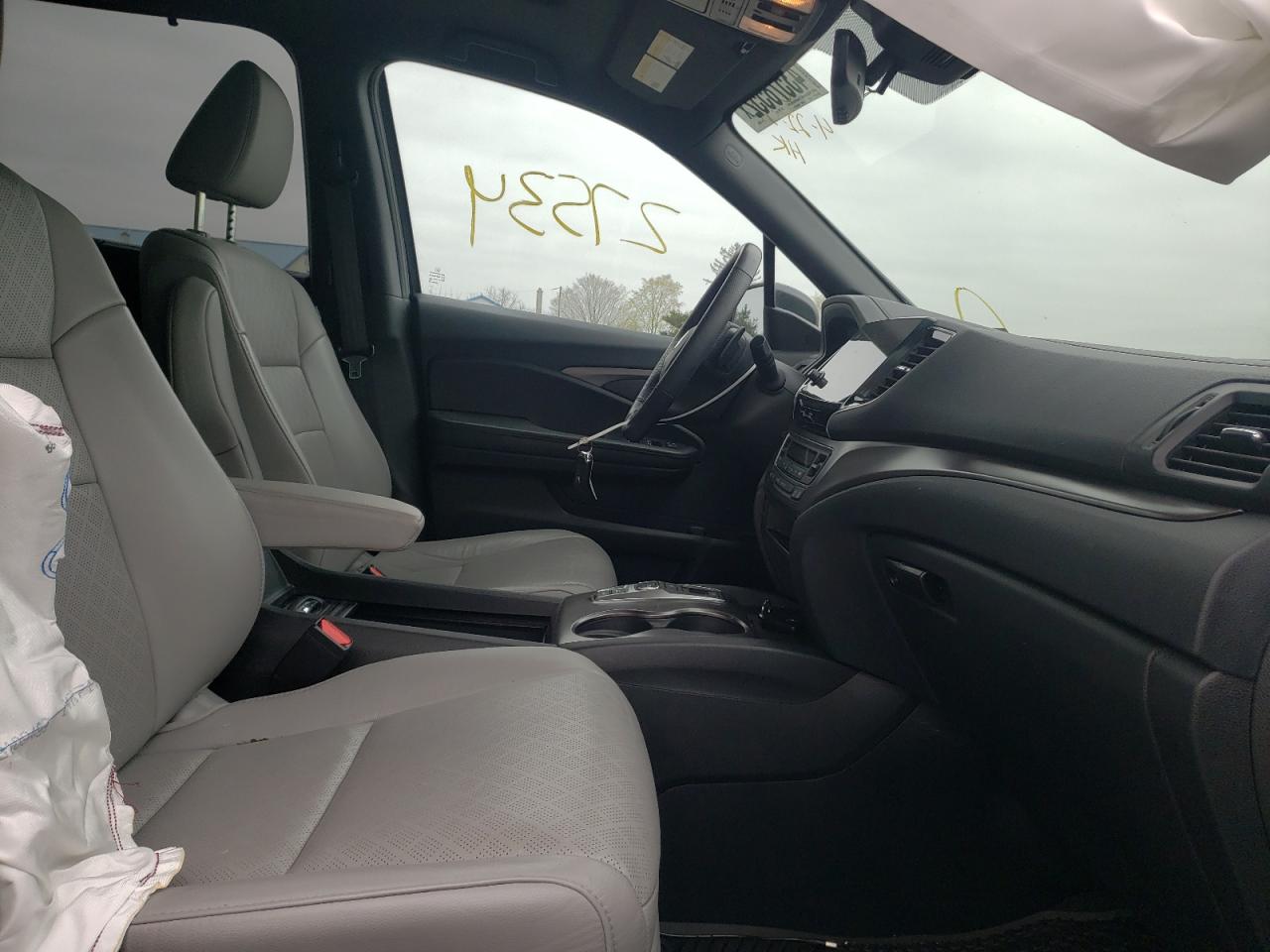 Photo 5 from auction – 2020 HONDA PASSPORT E with VIN 5FNYF8H51LB007299