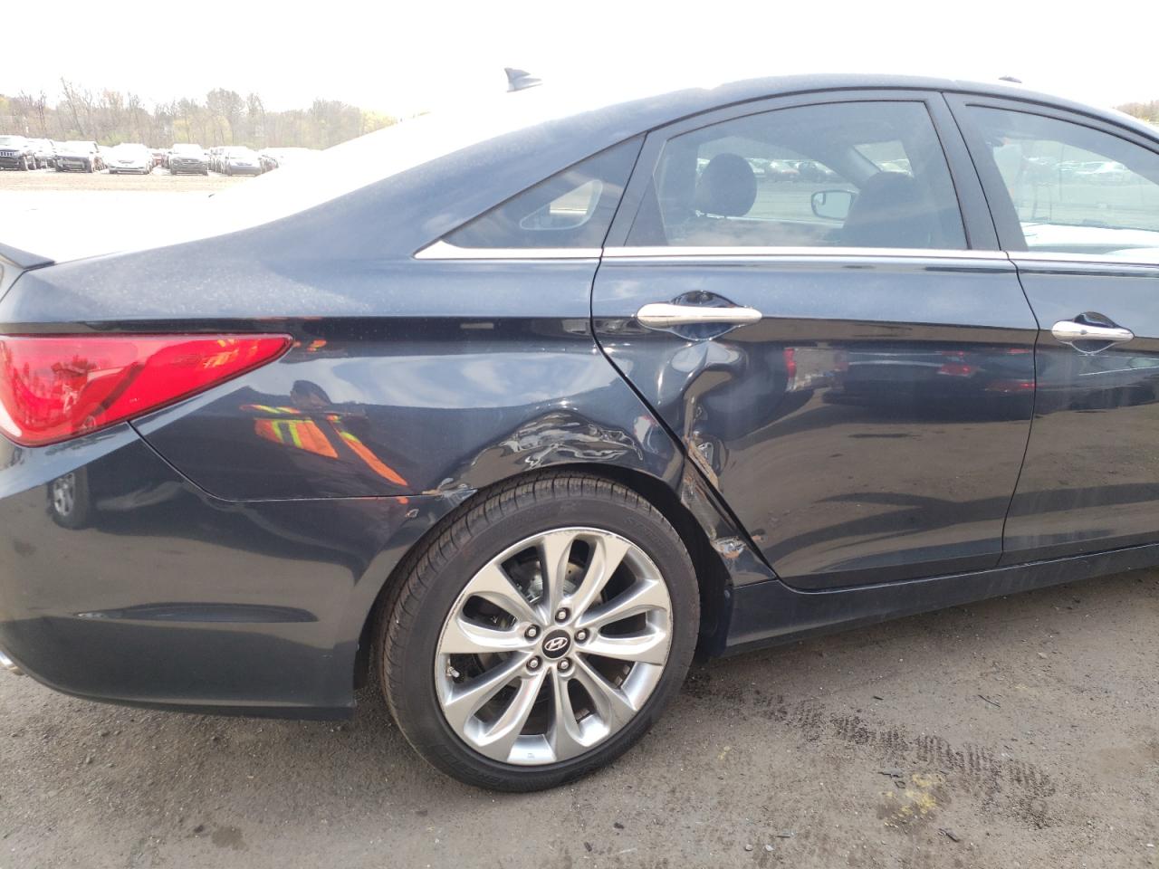 Photo 9 from auction – 2013 HYUNDAI SONATA SE with VIN 5NPEC4AC5DH650397