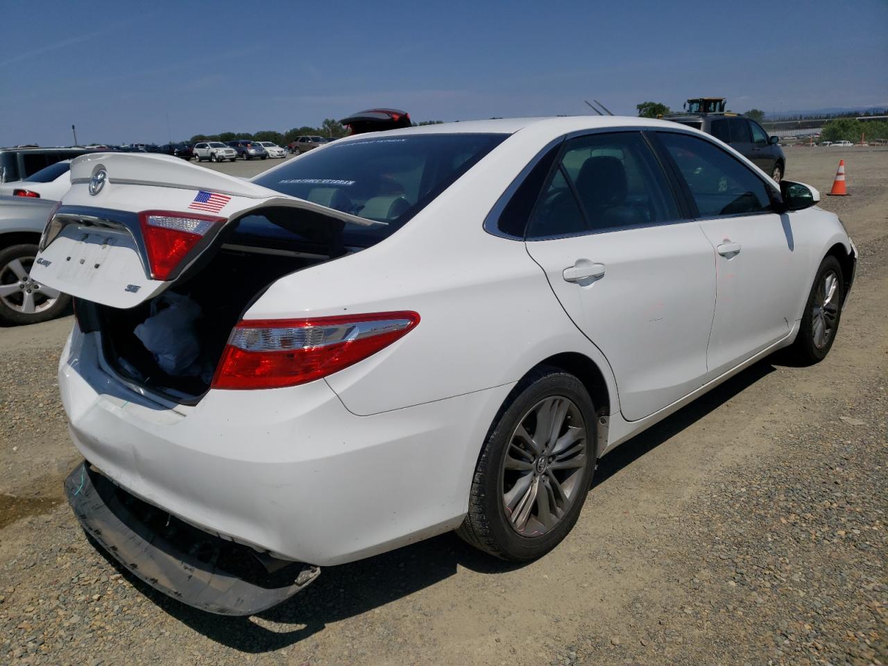 Photo 4 from auction – 2016 TOYOTA CAMRY LE with VIN 4T1BF1FKXGU191625