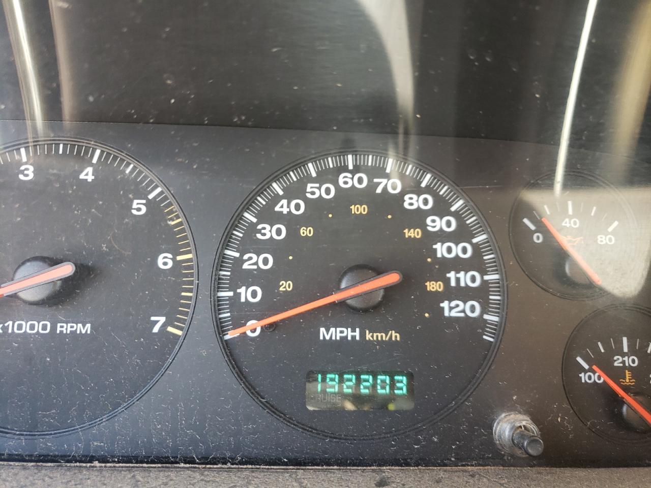 Photo 8 from auction – 2001 JEEP GRAND CHER with VIN 1J4GW48S51C602140