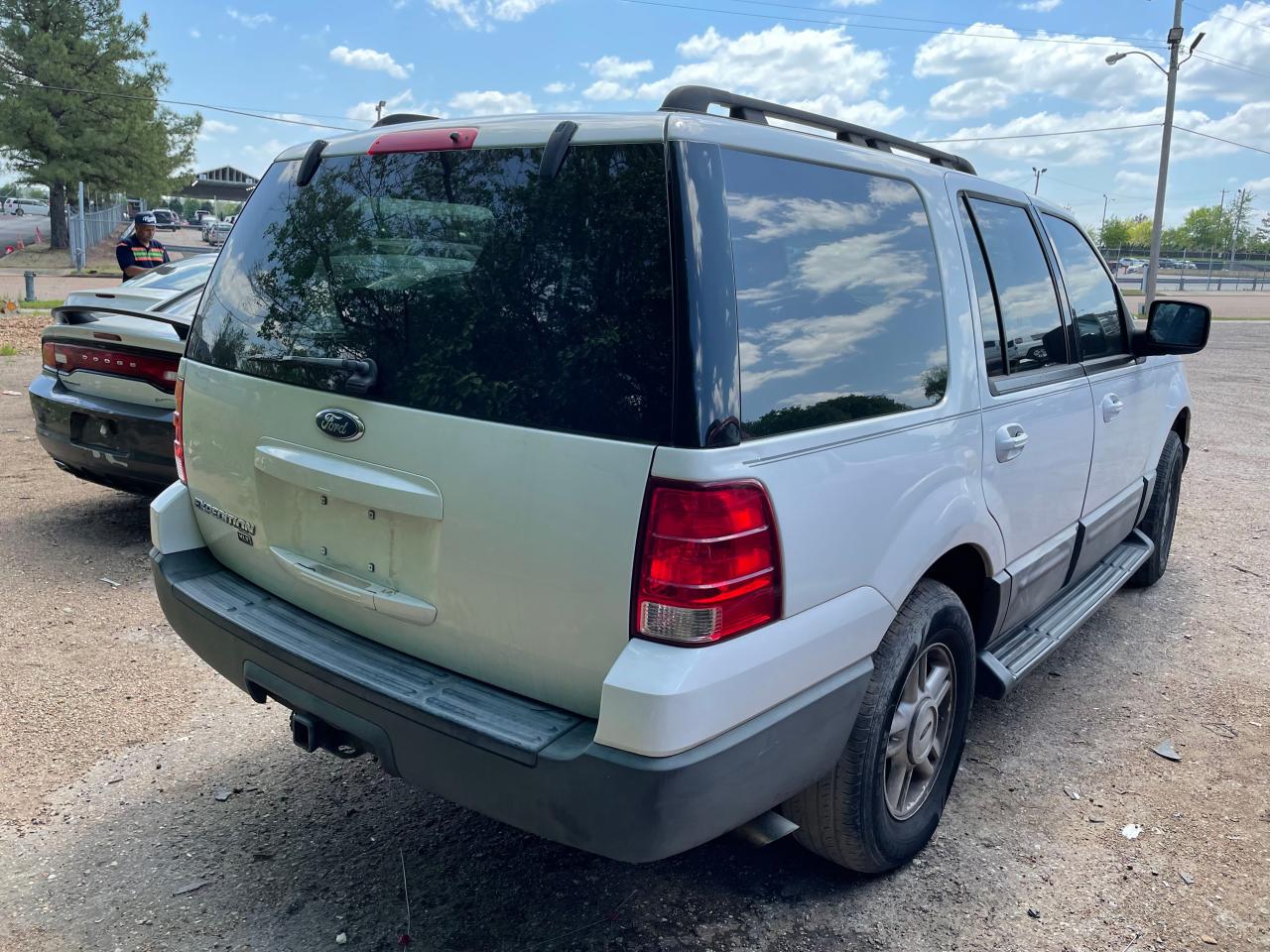 Photo 4 from auction – 2006 FORD EXPEDITION with VIN 1FMPU16506LA81497