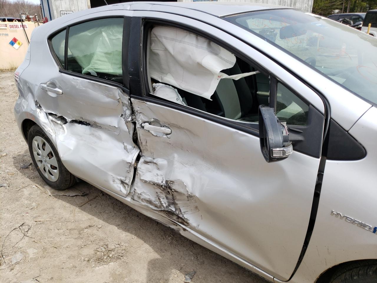 Photo 9 from auction – 2012 TOYOTA PRIUS C with VIN JTDKDTB31C1519868