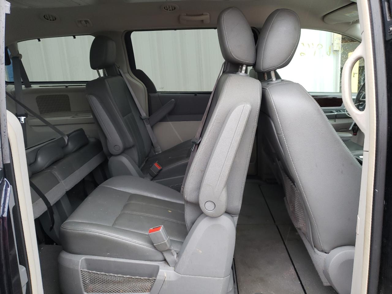 Photo 6 from auction – 2010 CHRYSLER TOWN & COU with VIN 2A4RR5DX8AR183540