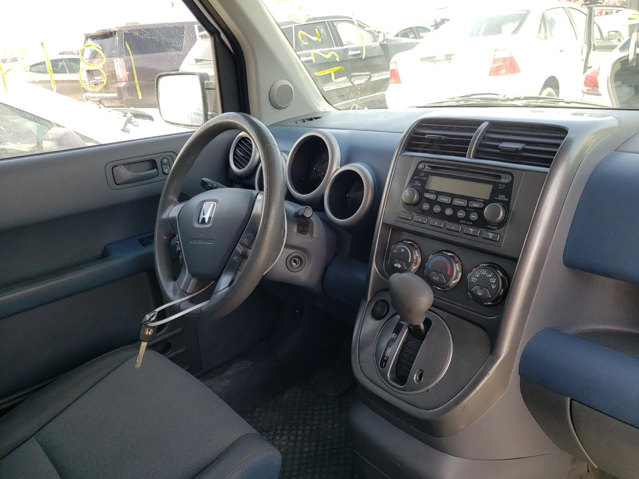 Photo 9 from auction – 2006 HONDA ELEMENT EX with VIN 5J6YH28696L025142