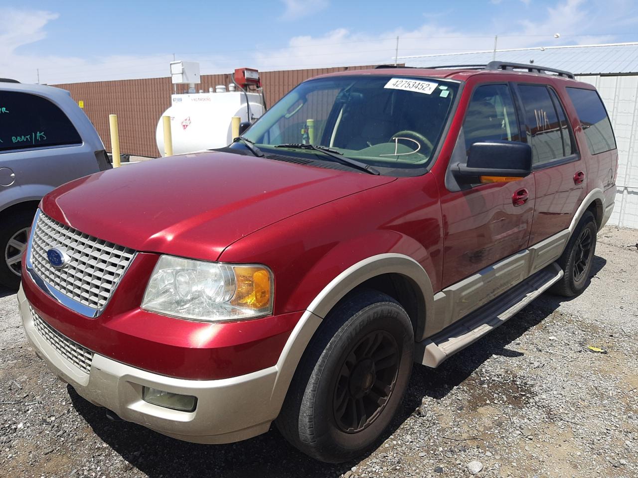 Photo 2 from auction – 2005 FORD EXPEDITION with VIN 1FMFU185X5LA40558