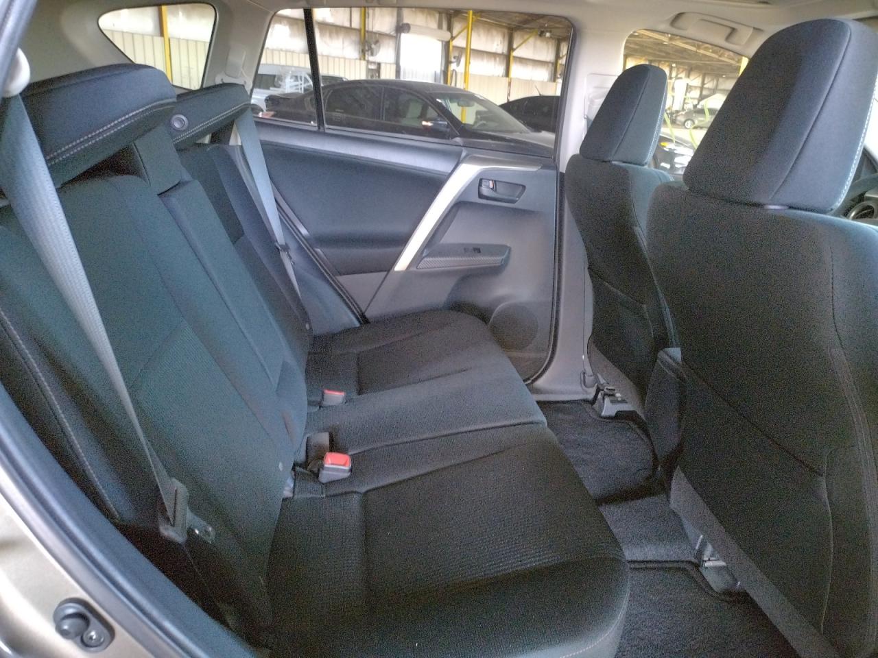 Photo 6 from auction – 2013 TOYOTA RAV4 XLE with VIN JTMRFREV5DD022248