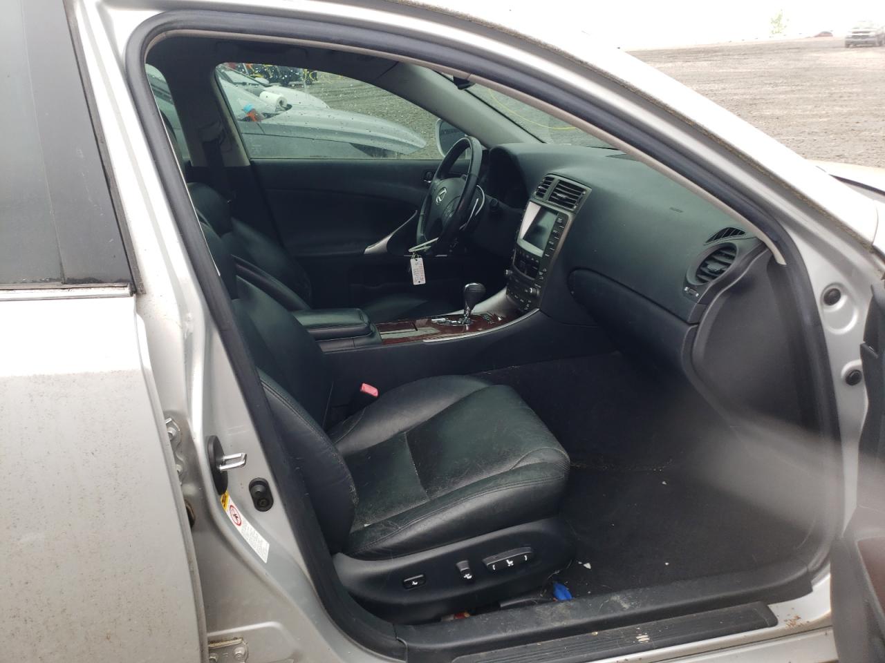 Photo 5 from auction – 2006 LEXUS IS 250 with VIN JTHCK262662002679