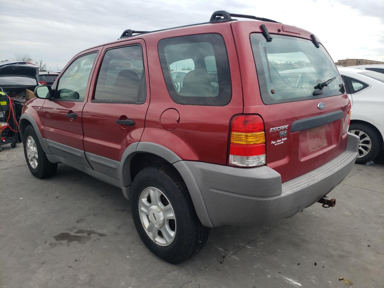 Photo 3 from auction – 2001 FORD ESCAPE XLT with VIN 1FMYU04141KB70695