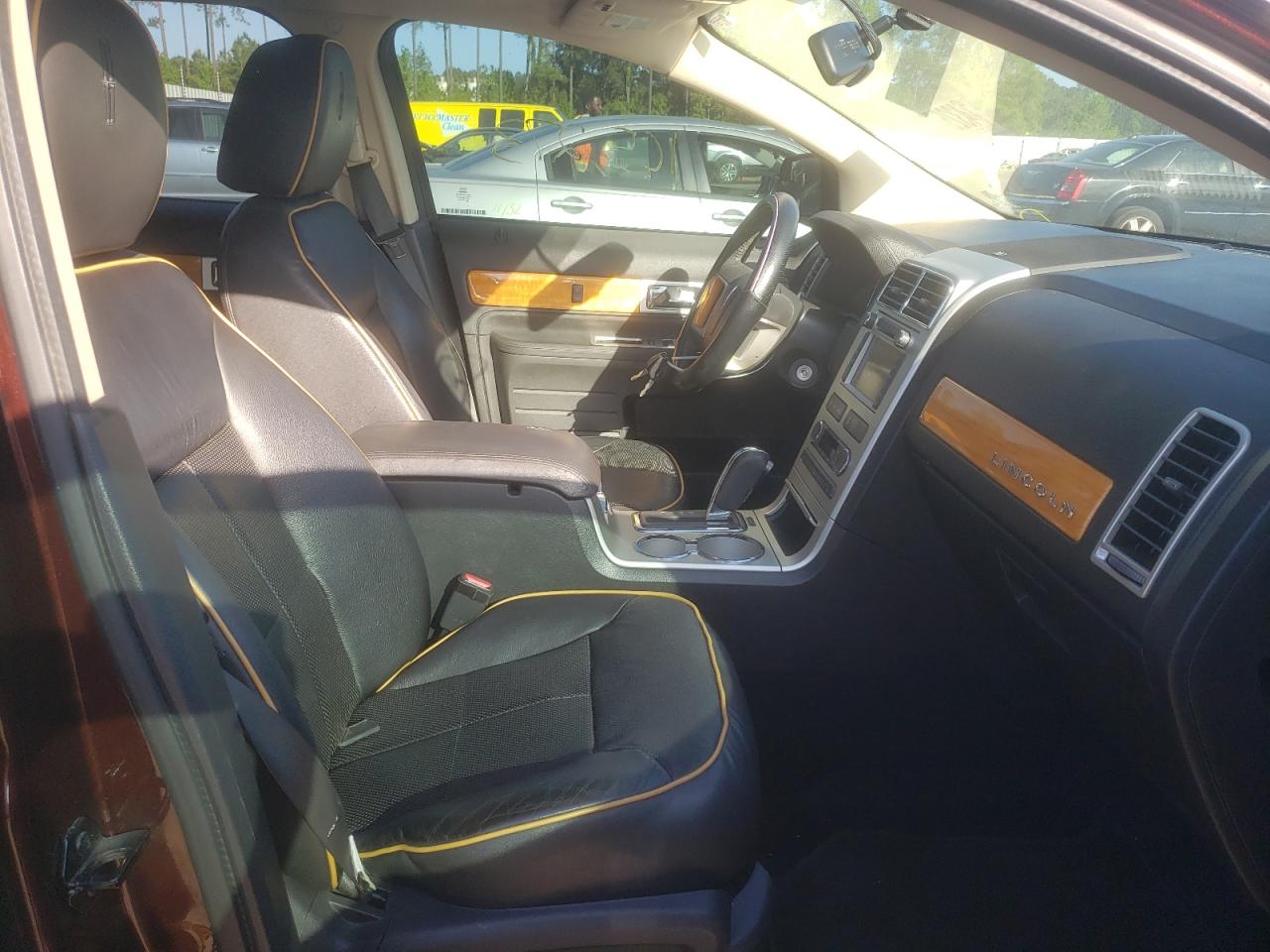 Photo 5 from auction – 2010 LINCOLN MKX with VIN 2LMDJ8JC7ABJ32372