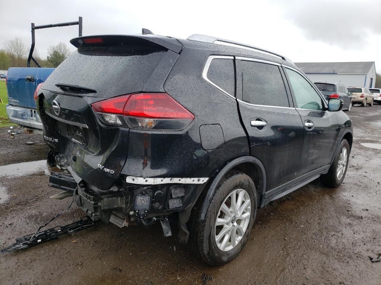 Photo 4 from auction – 2018 NISSAN ROGUE S with VIN KNMAT2MV8JP616938