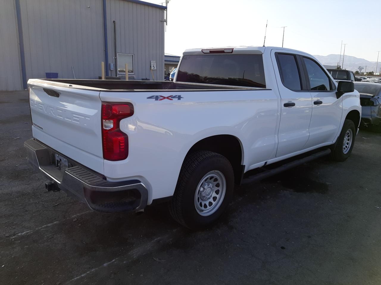 Photo 4 from auction – 2020 CHEVROLET SILVERADO with VIN 1GCRYAEFXLZ168019