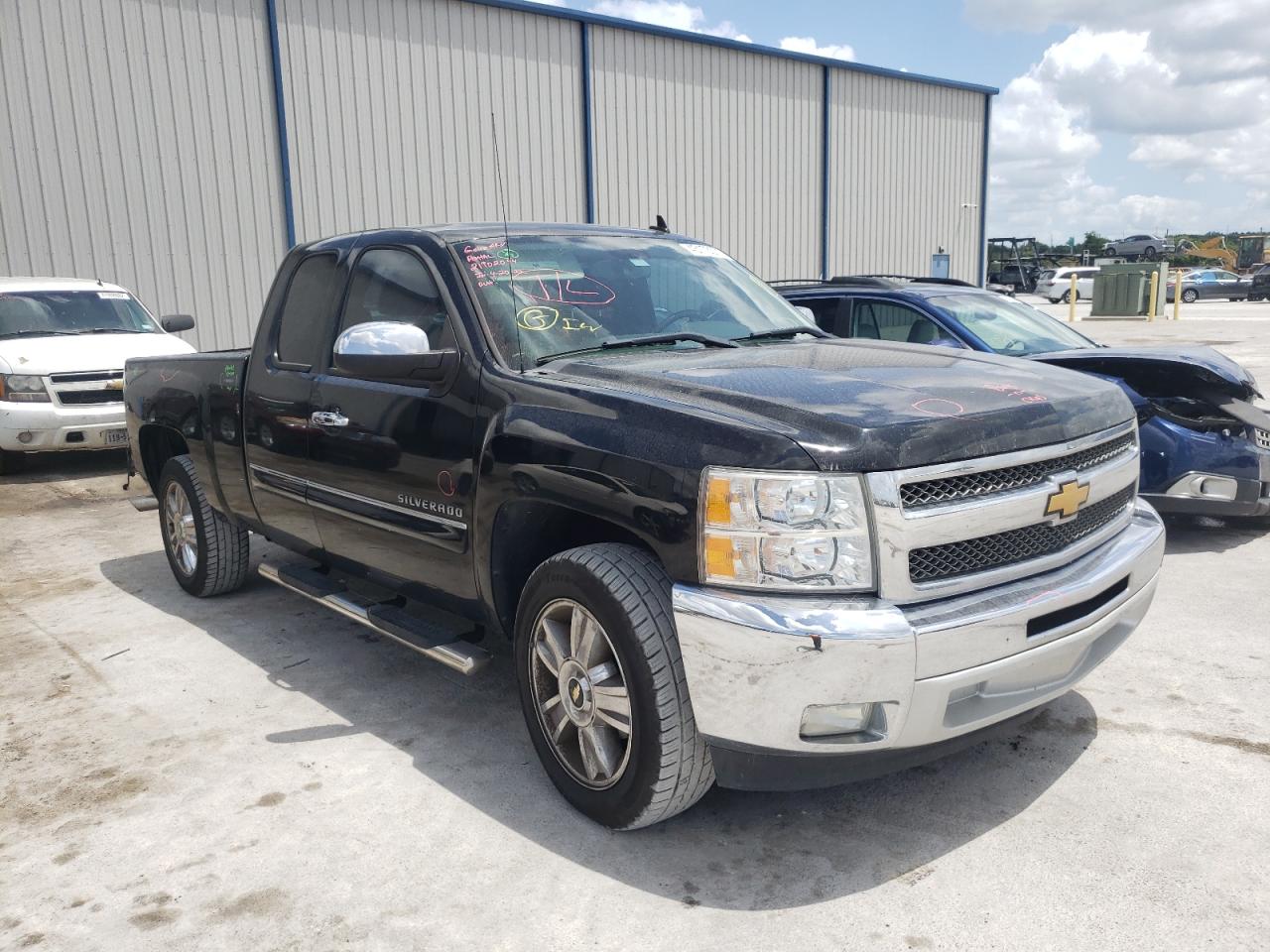 CHEVROLET SILVERADO 2013 with VIN 1GCRCSE04DZ407923 - Photo from auction