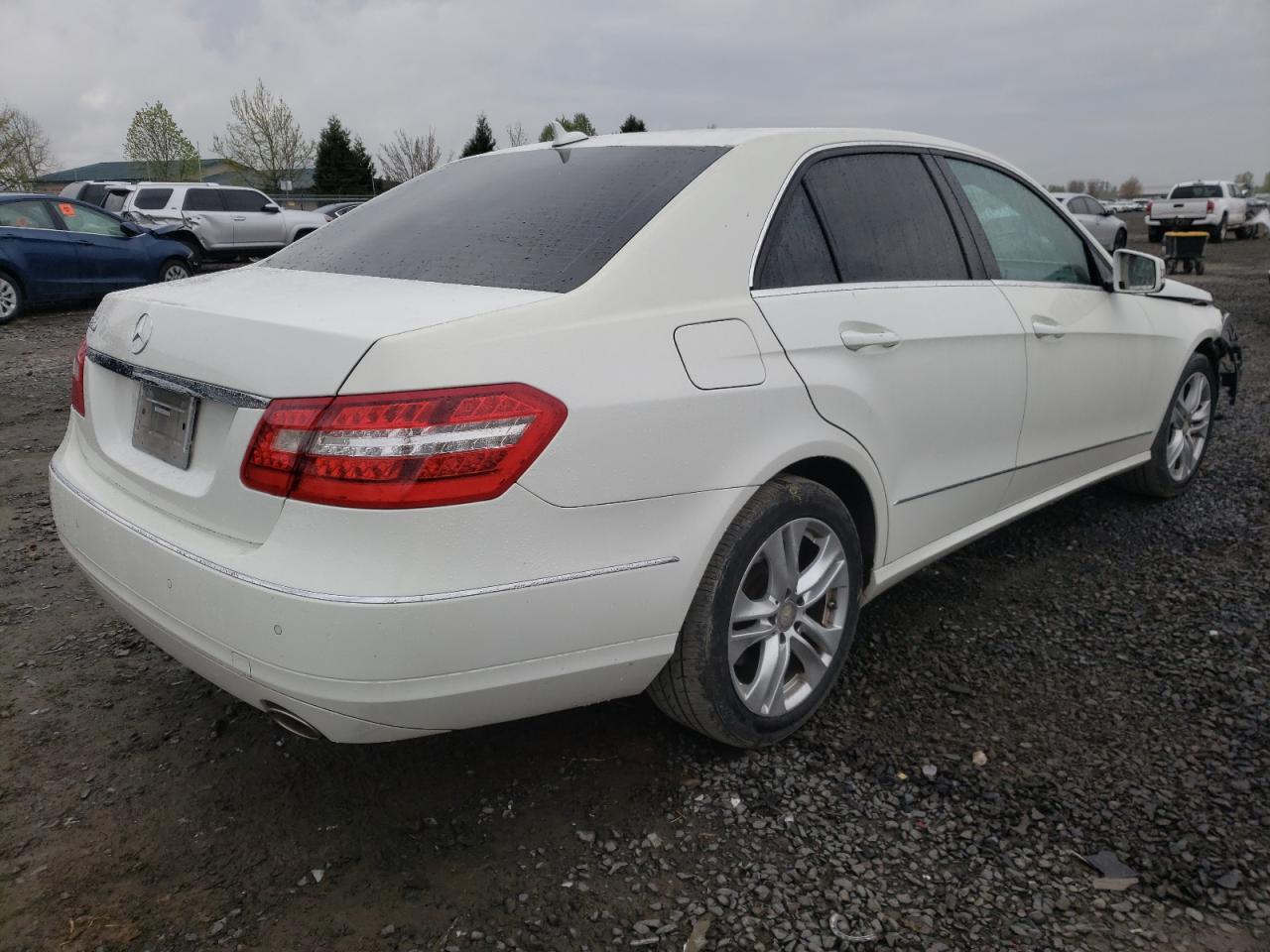 Photo 4 from auction – 2010 MERCEDES-BENZ E 350 with VIN WDDHF5GB3AA108541