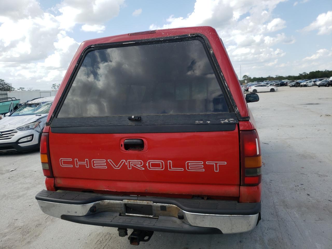 Photo 6 from auction – 2000 CHEVROLET SILVERADO with VIN 1GCEK14W1YE207371