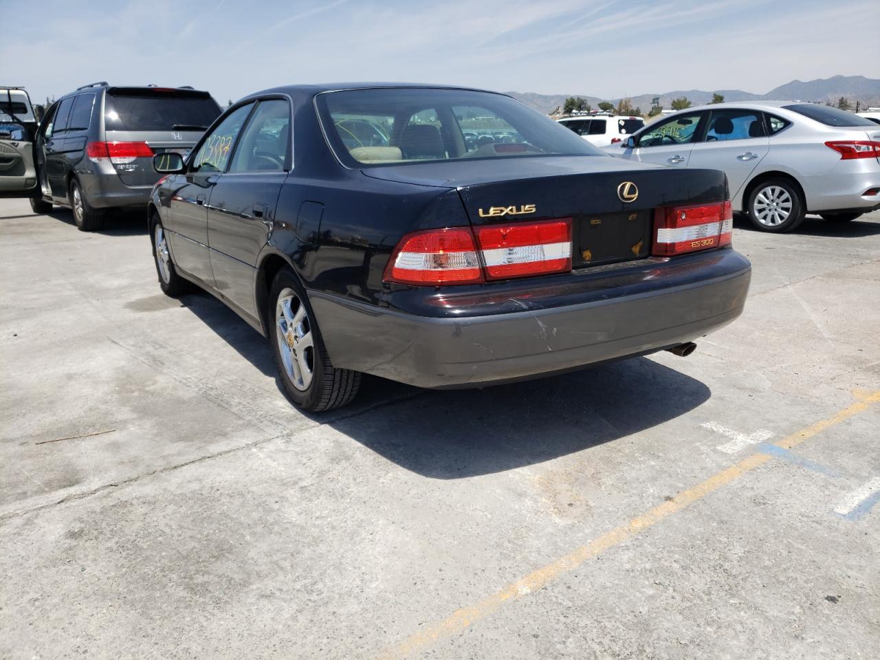 Photo 3 from auction – 2001 LEXUS ES 300 with VIN JT8BF28G610300615