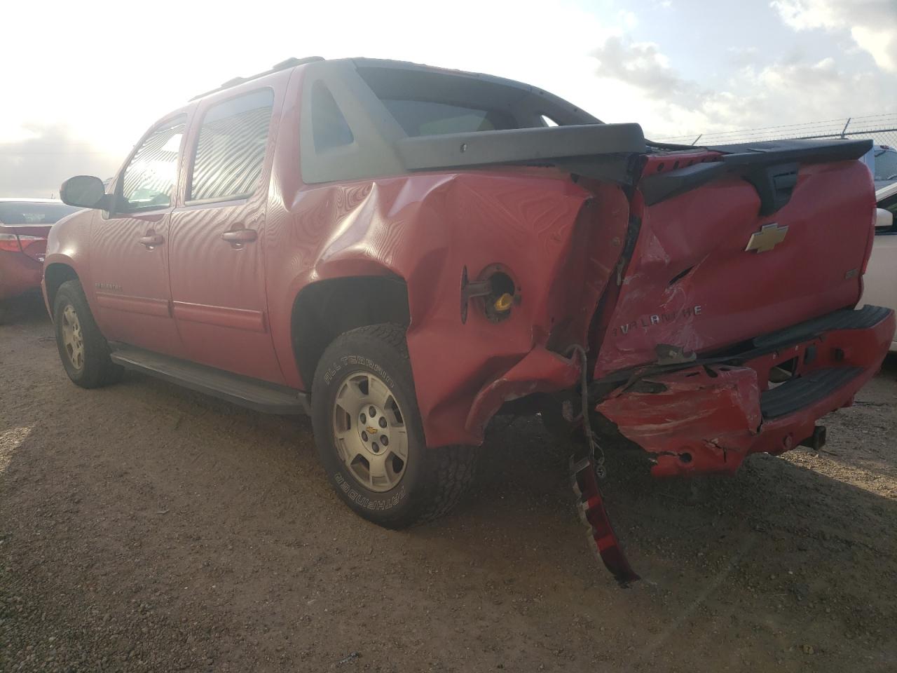 Photo 3 from auction – 2011 CHEVROLET AVALANCHE with VIN 3GNTKEE38BG190126