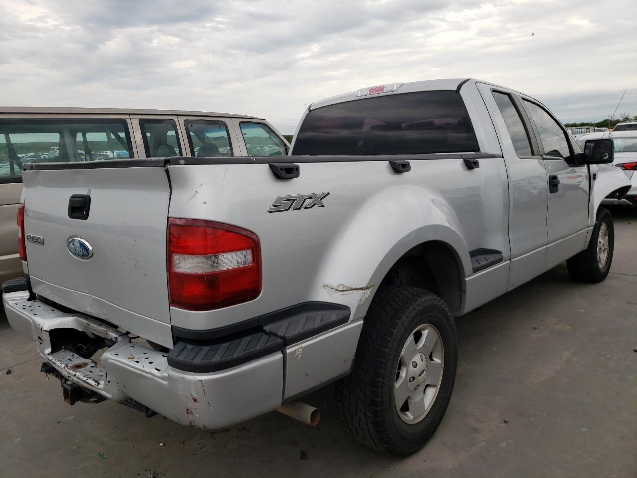 Photo 4 from auction – 2007 FORD F150 with VIN 1FTRX02W67KC15384