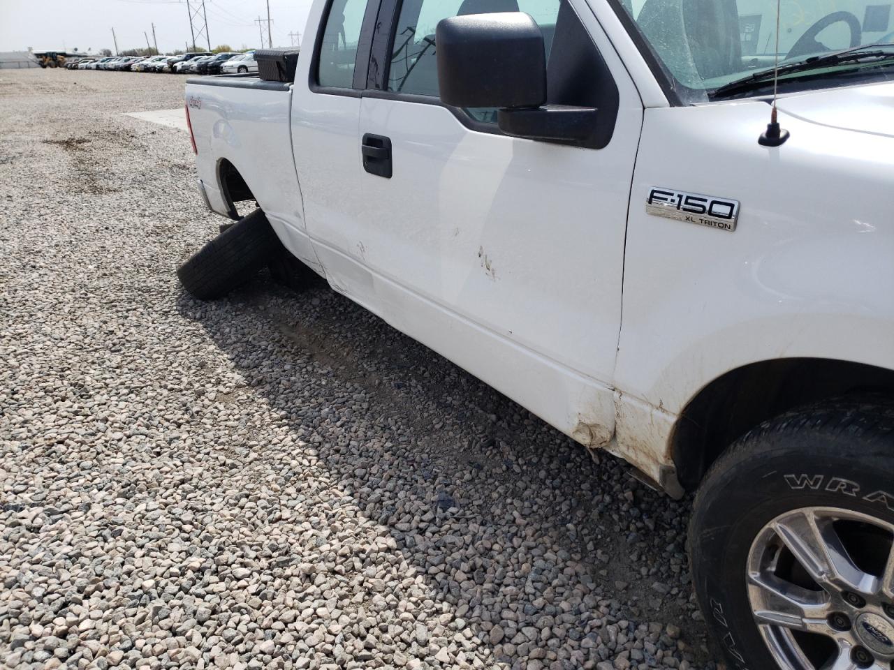 Photo 9 from auction – 2004 FORD F150 with VIN 1FTRX14W24NB85619