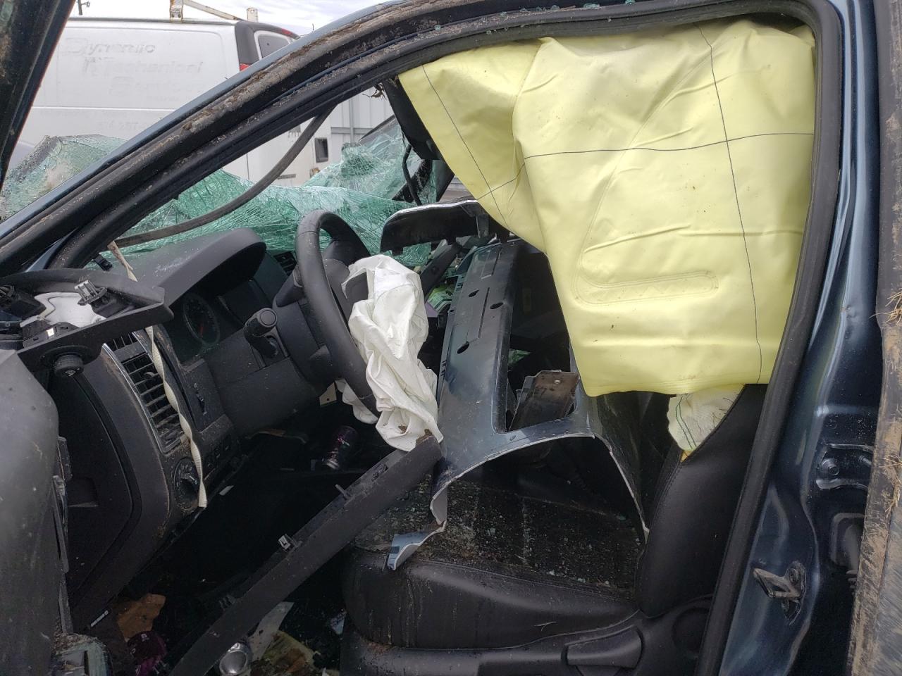 Photo 5 from auction – 2010 FORD ESCAPE LIM with VIN 1FMCU0EG1AKA70387
