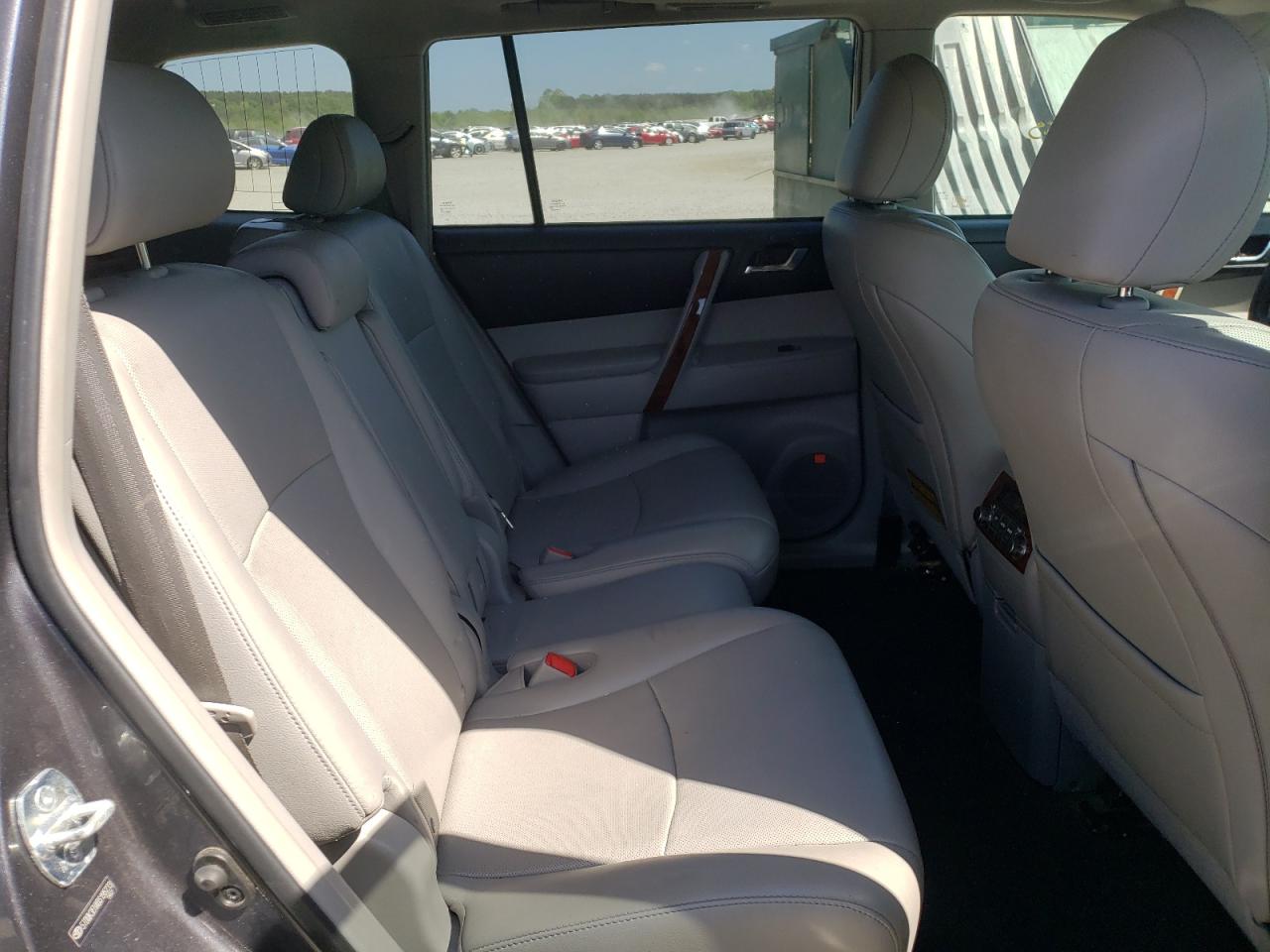 Photo 6 from auction – 2013 TOYOTA HIGHLANDER with VIN 5TDDK3EHXDS195233