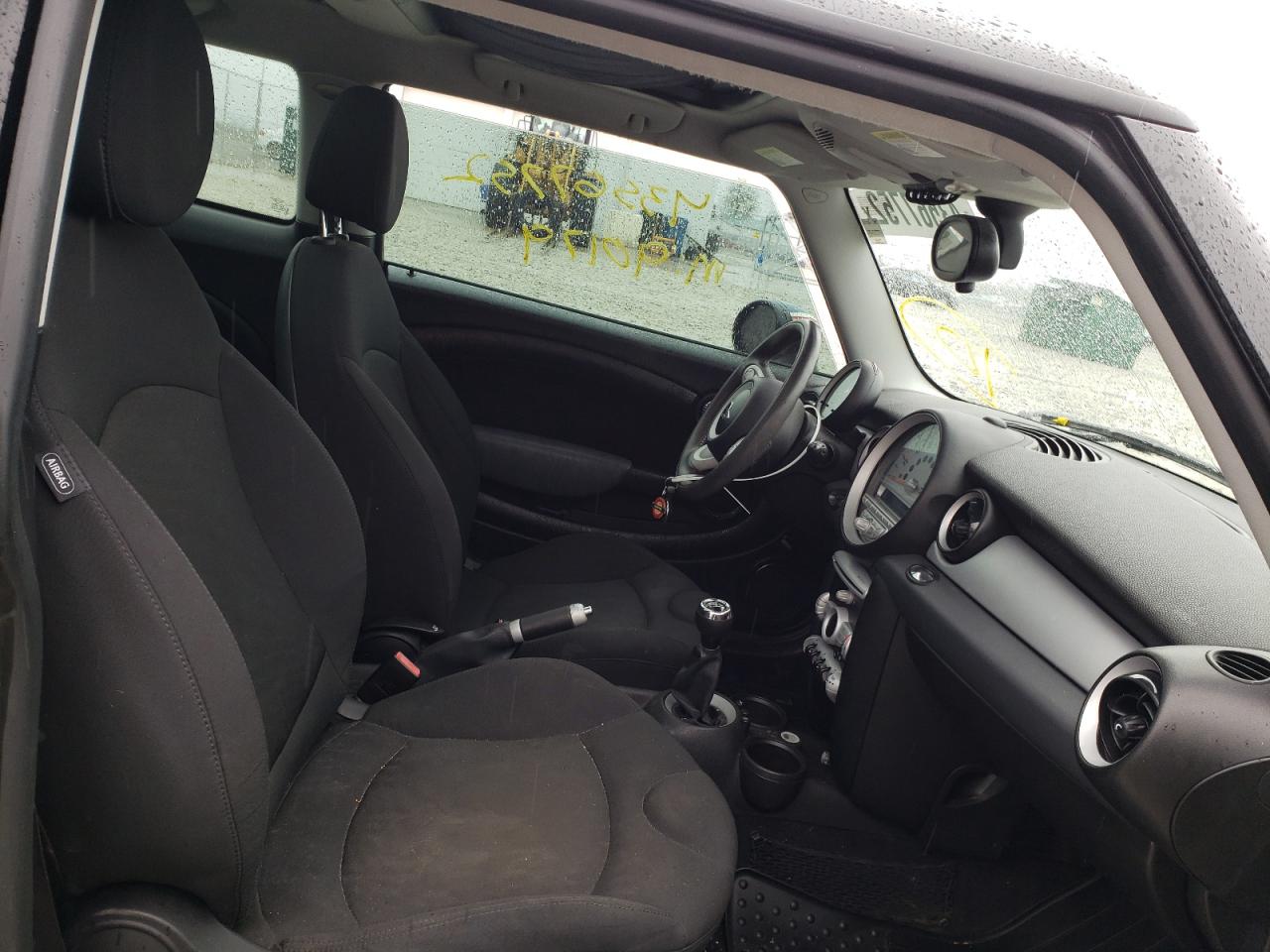 Photo 5 from auction – 2009 MINI COOPER with VIN WMWMF33519TU69812