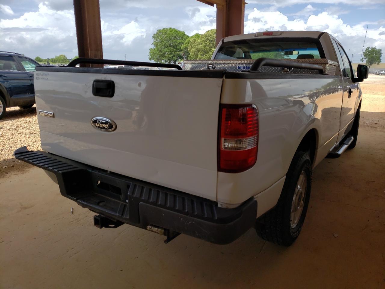 Photo 4 from auction – 2005 FORD F150 with VIN 1FTRF122X5NB01468