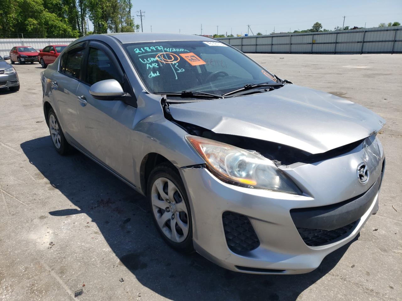 MAZDA 3 I 2013 with VIN JM1BL1U72D1815572 - Photo from auction