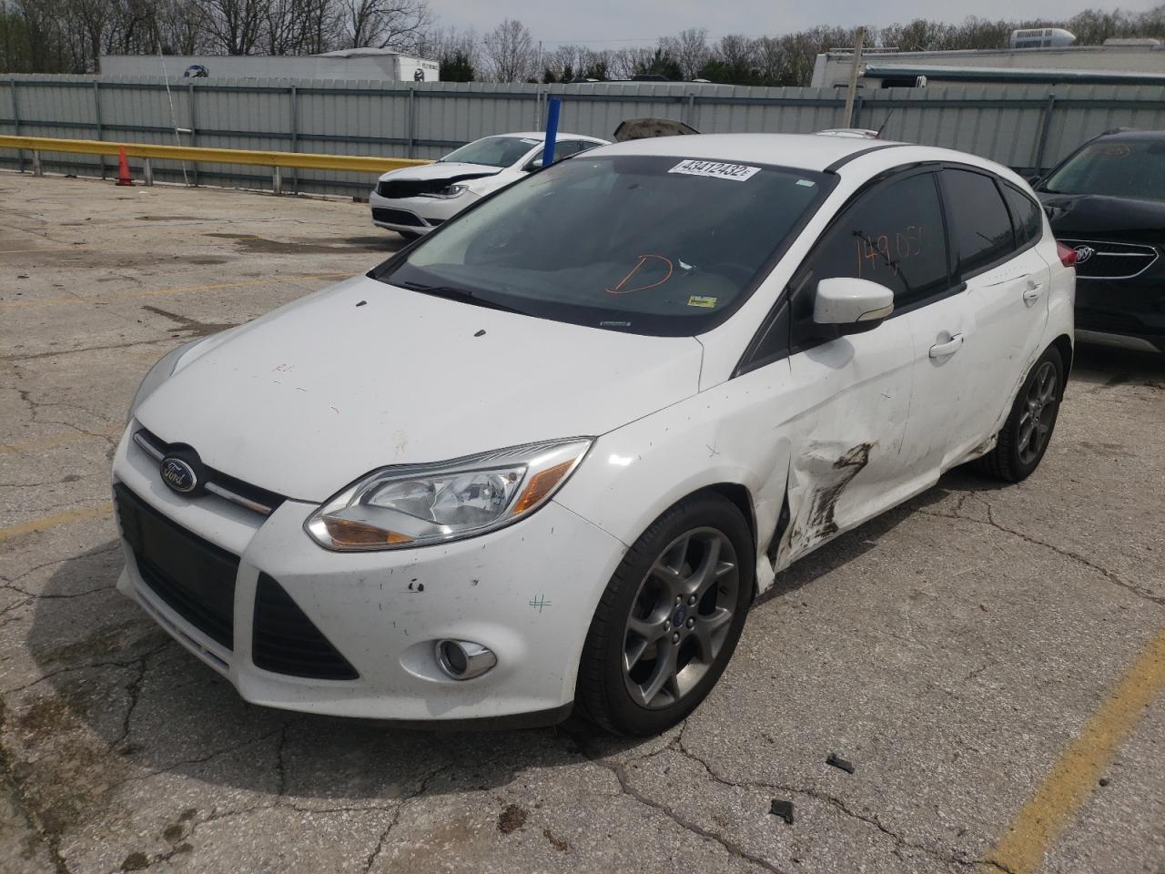 Photo 2 from auction – 2014 FORD FOCUS SE with VIN 1FADP3K27EL136778