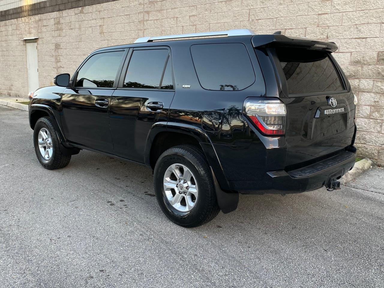 Photo 3 from auction – 2018 TOYOTA 4RUNNER SR with VIN JTEBU5JR2J5544314