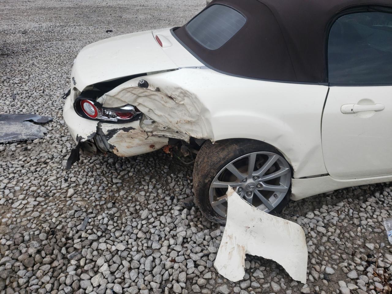 Photo 9 from auction – 2006 MAZDA MX-5 MIATA with VIN JM1NC25F860103407