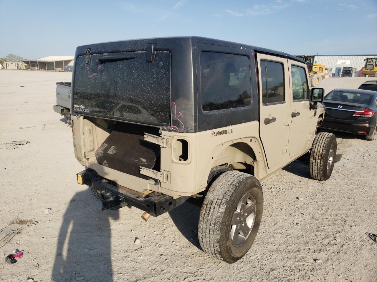 Photo 20 from auction – 2016 JEEP WRANGLER U with VIN 1C4BJWDG7GL211611