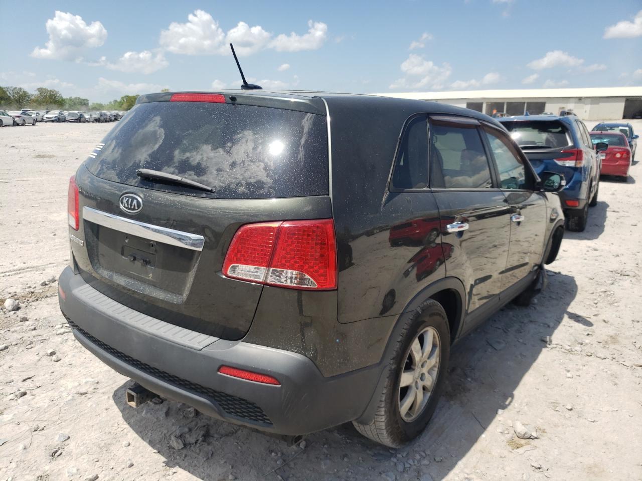 Photo 4 from auction – 2012 KIA SORENTO BA with VIN 5XYKTDA62CG239204