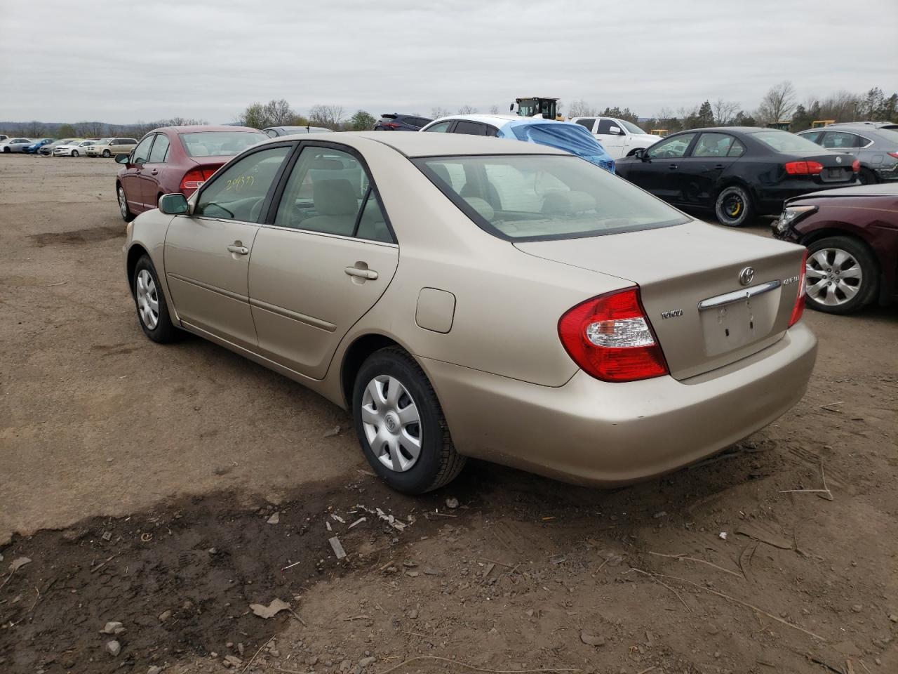 Photo 3 from auction – 2003 TOYOTA CAMRY LE with VIN JTDBE32K330162235