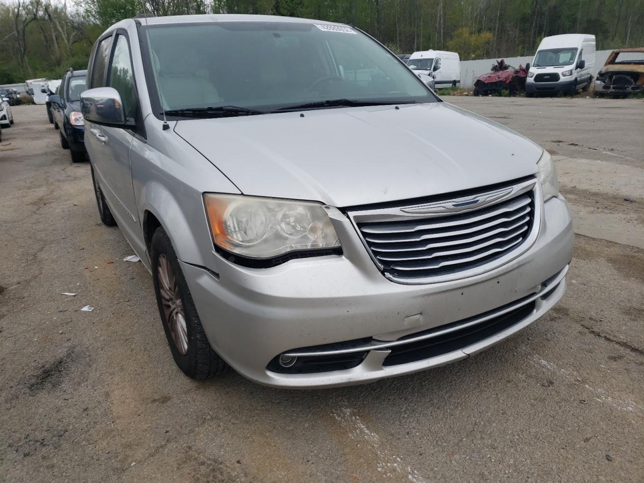 CHRYSLER TOWN & COU 2011 with VIN 2A4RR8DG3BR766374 - Photo from auction