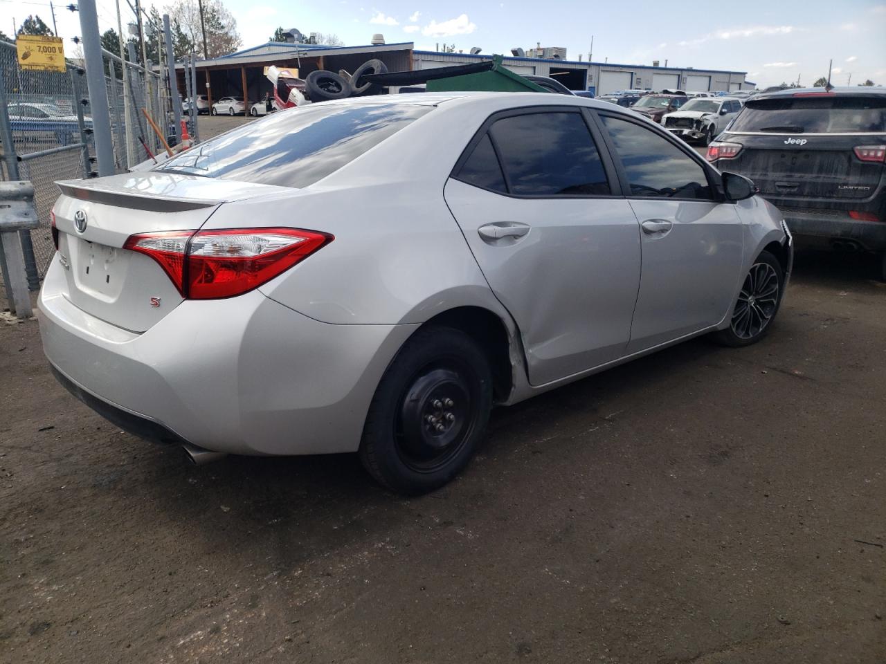 Photo 4 from auction – 2015 TOYOTA COROLLA L with VIN 5YFBURHE8FP362366