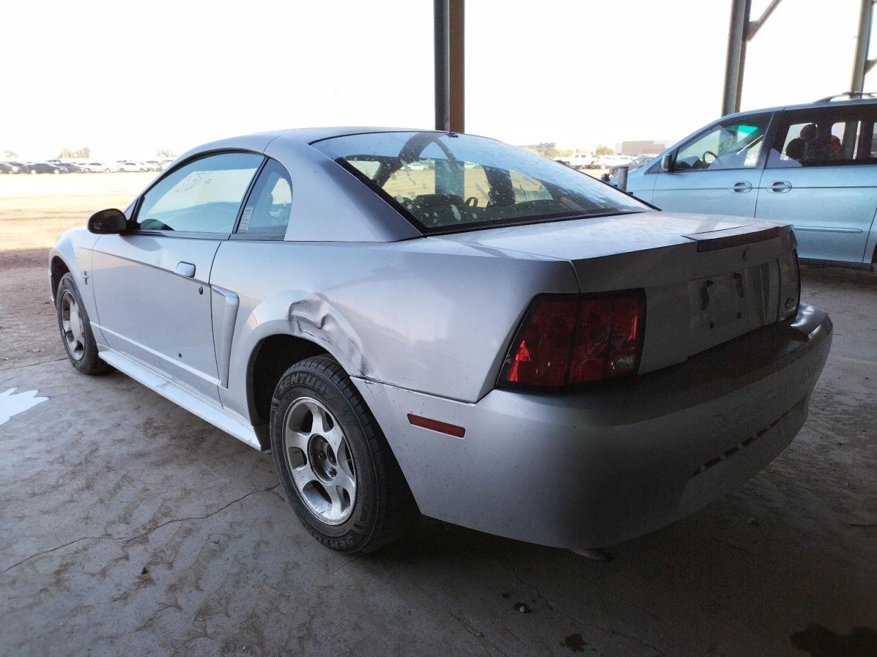 Photo 3 from auction – 2000 FORD MUSTANG with VIN 1FAFP4045YF272834