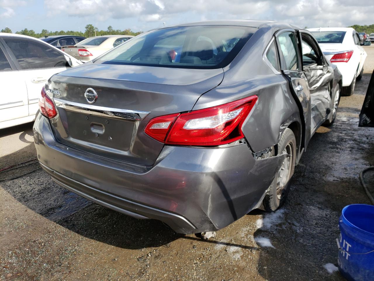 Photo 4 from auction – 2017 NISSAN ALTIMA 2.5 with VIN 1N4AL3AP2HC493642