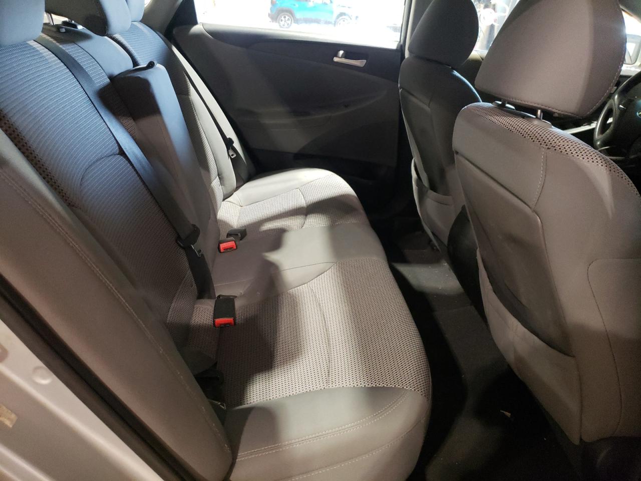 Photo 6 from auction – 2011 HYUNDAI SONATA GLS with VIN 5NPEB4AC1BH033465