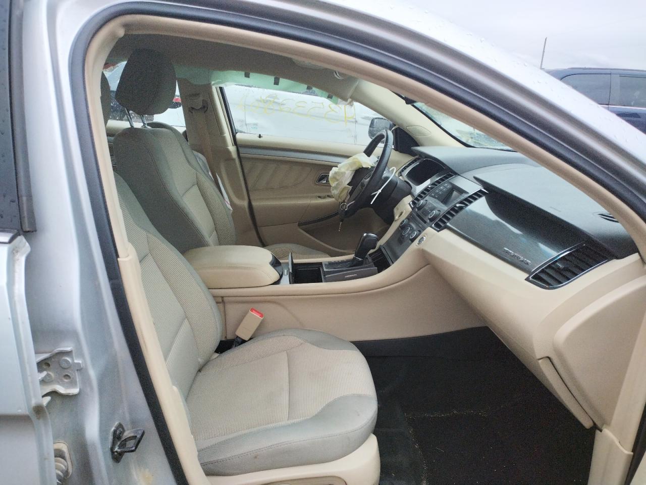 Photo 5 from auction – 2016 FORD TAURUS with VIN 1FAHP2E83GG101047