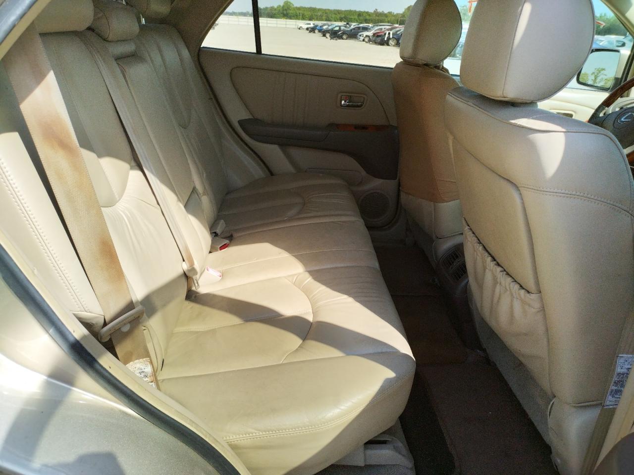 Photo 6 from auction – 2002 LEXUS RX 300 with VIN JTJGF10U820143462