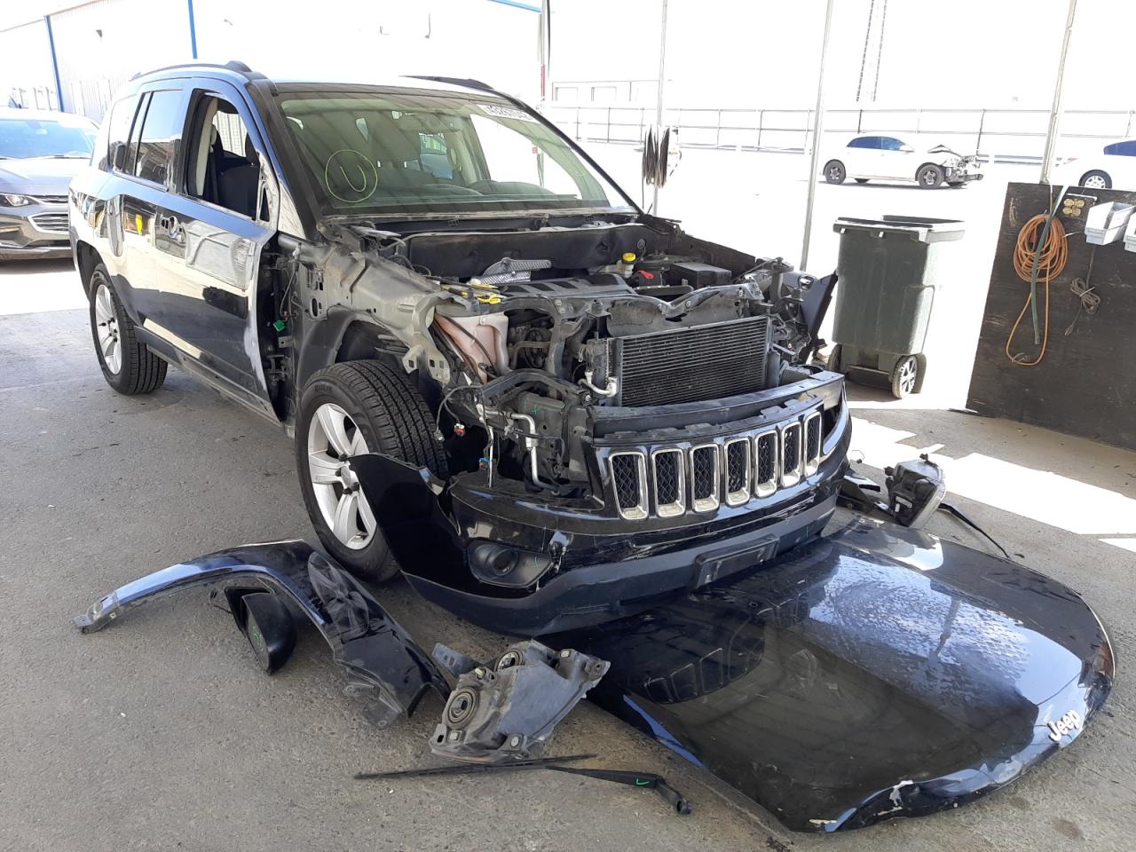 JEEP COMPASS SP 2017 with VIN 1C4NJDBB9HD143008 - Photo from auction