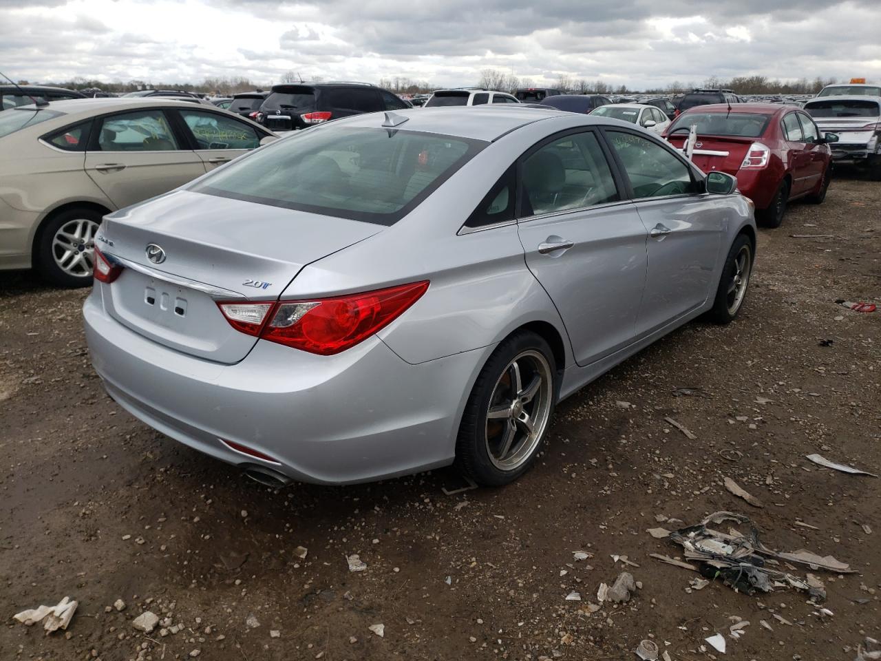 Photo 4 from auction – 2012 HYUNDAI SONATA SE with VIN 5NPEC4AB3CH420167